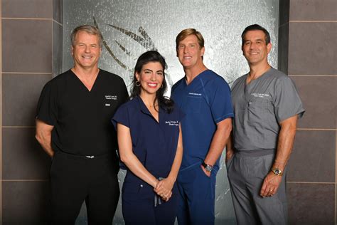 plastic surgeon in st louis.